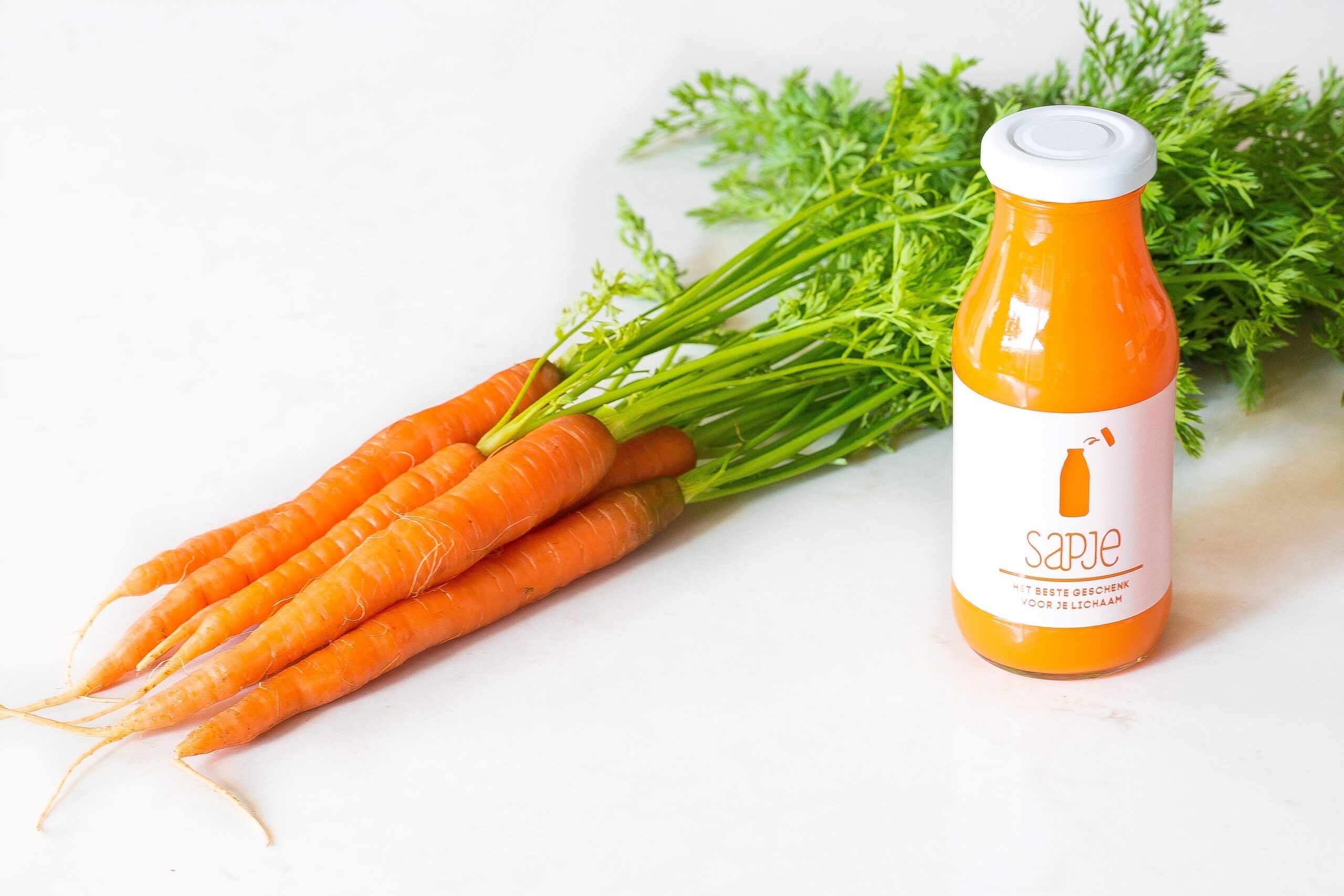 Die 8 Vorteile von Karottensaft für ihre Gesundheit